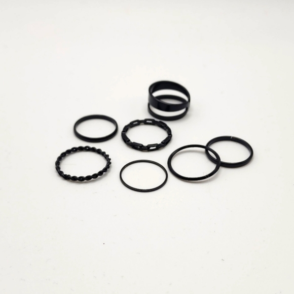 🔥7 Pcs Elegant Black Ring Set+Gift Box🎁 - Picture 4 of 5